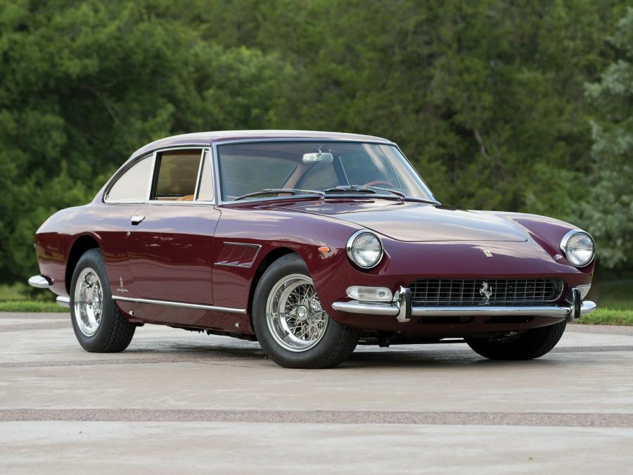  Ferrari 330 GT 2+2 (Series II) 1965 года  (фото 1 из 43)